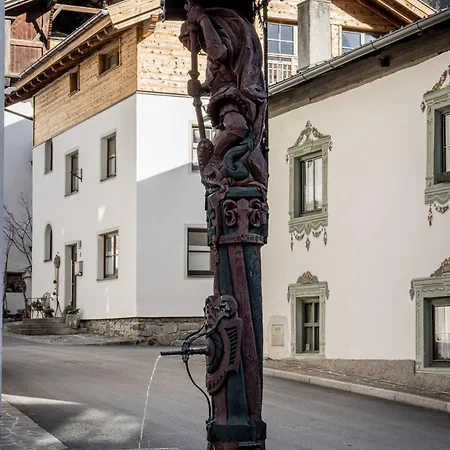 Am Dorfbrunnen *